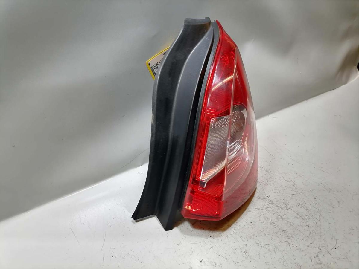 Renault Twingo 2 originla Rücklicht Rückleuchte Schlussleuchte rechts Facelift Bj.2014